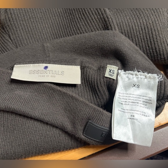 Essentials Fear of God- Brown Ribbed Knit Leggings. Size XS - Picture 4 of 9